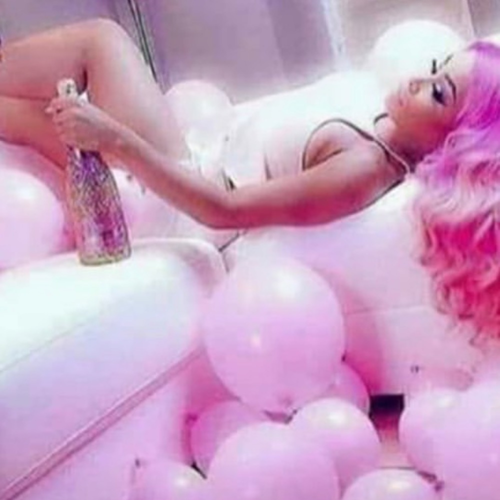 Meet your Posher, Sarah SHOP WITH ME :)